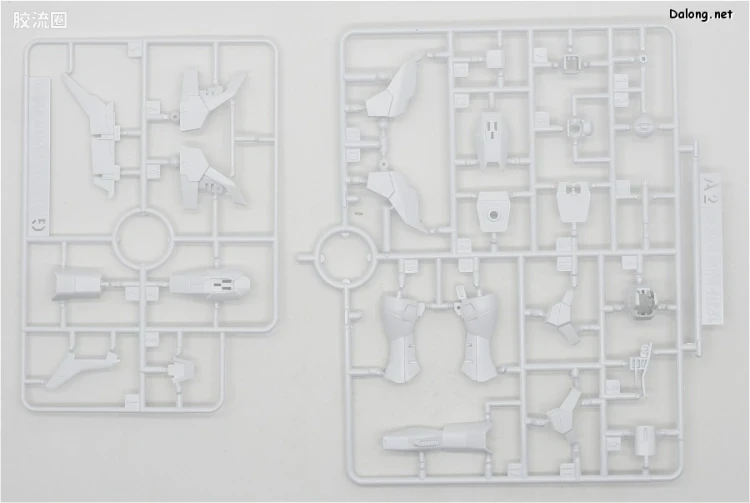 钢普拉Build 综合 HGBF 053 惊异强袭自由高达 - 图片